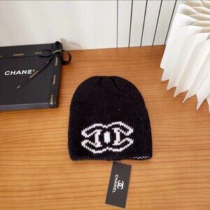 Chanel CC Logo Knit Beanie Black